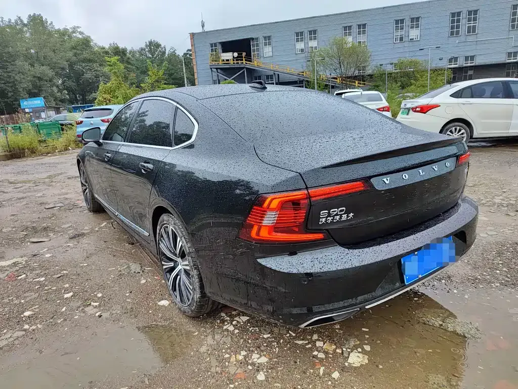 Volvo S90 — фото 10