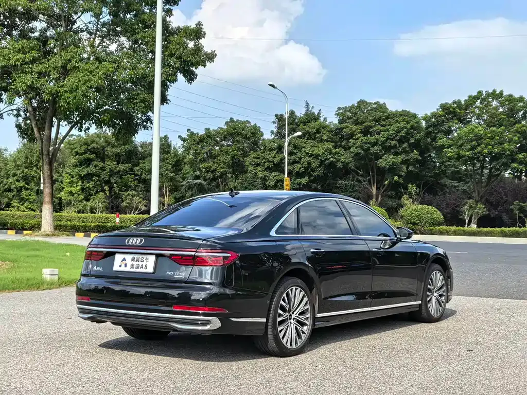 Audi A8 — фото 5