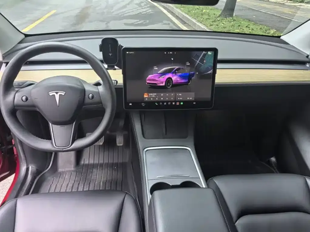 Tesla Model Y — фото 6