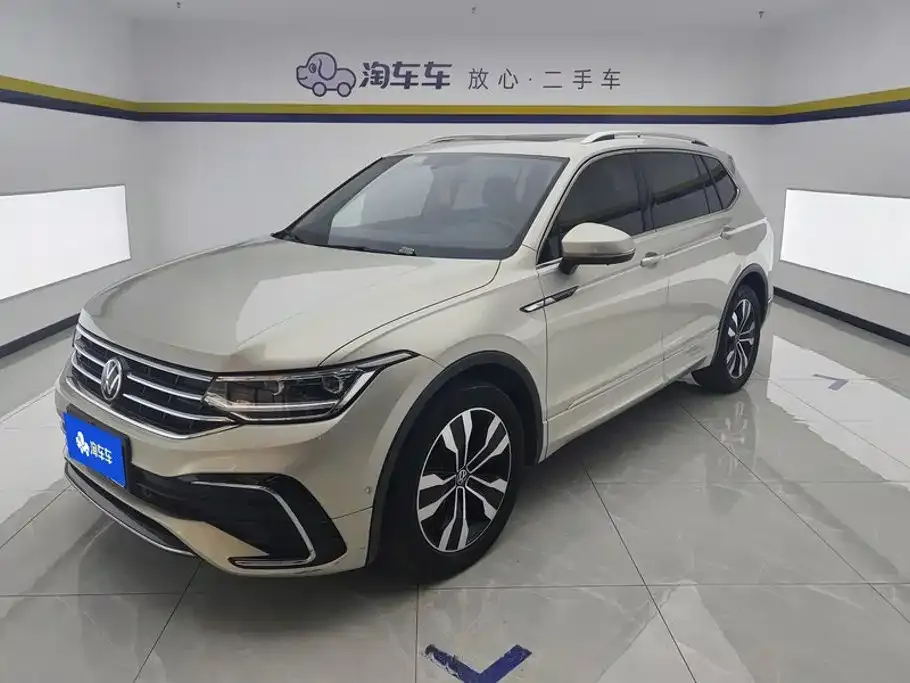 Volkswagen Tiguan L — фото 1