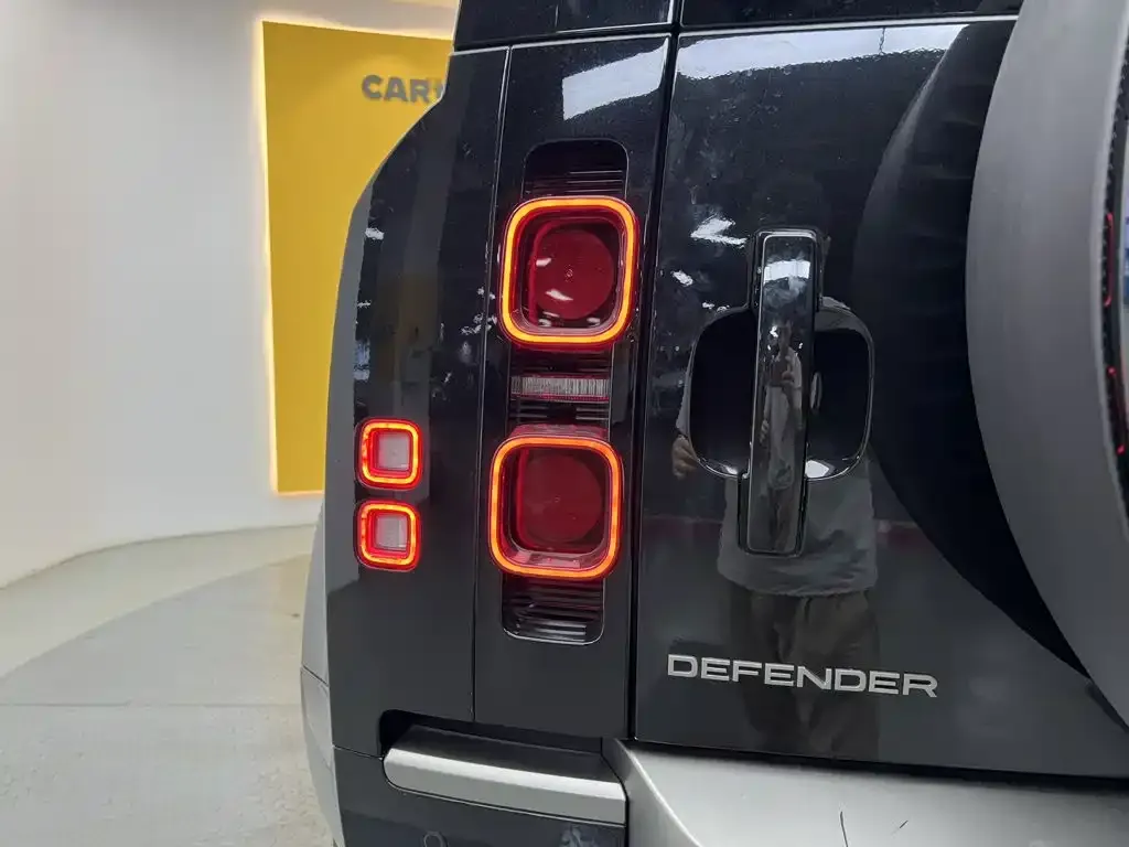 Land Rover Defender — фото 4