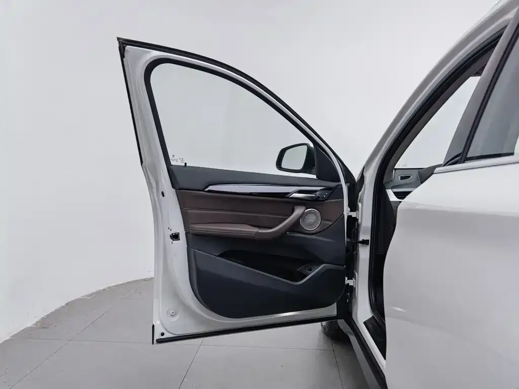 BMW X1 — фото 10