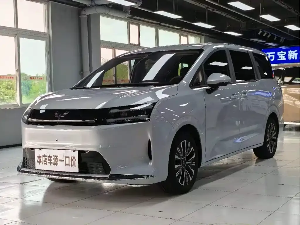 Wuling Xingguang 730 New Energy — фото 1