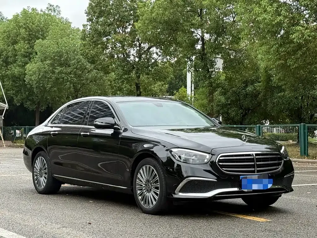 Mercedes-Benz E-Class — фото 5