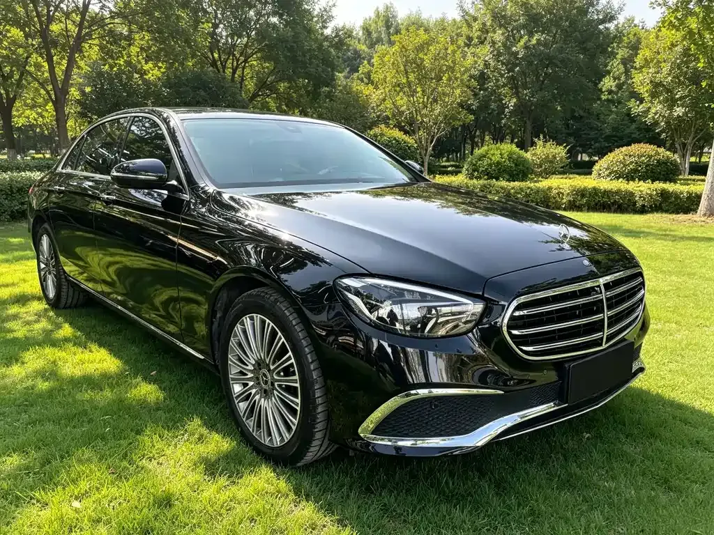 Mercedes-Benz E-Class — фото 2