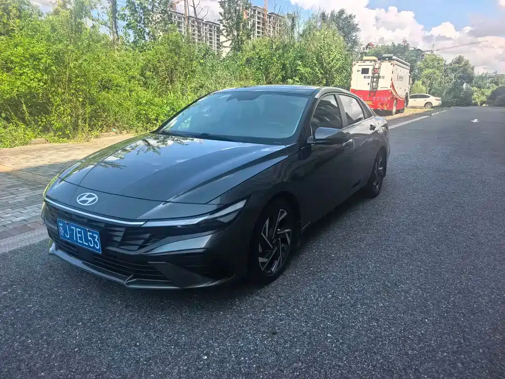 Hyundai Elantra — фото 8