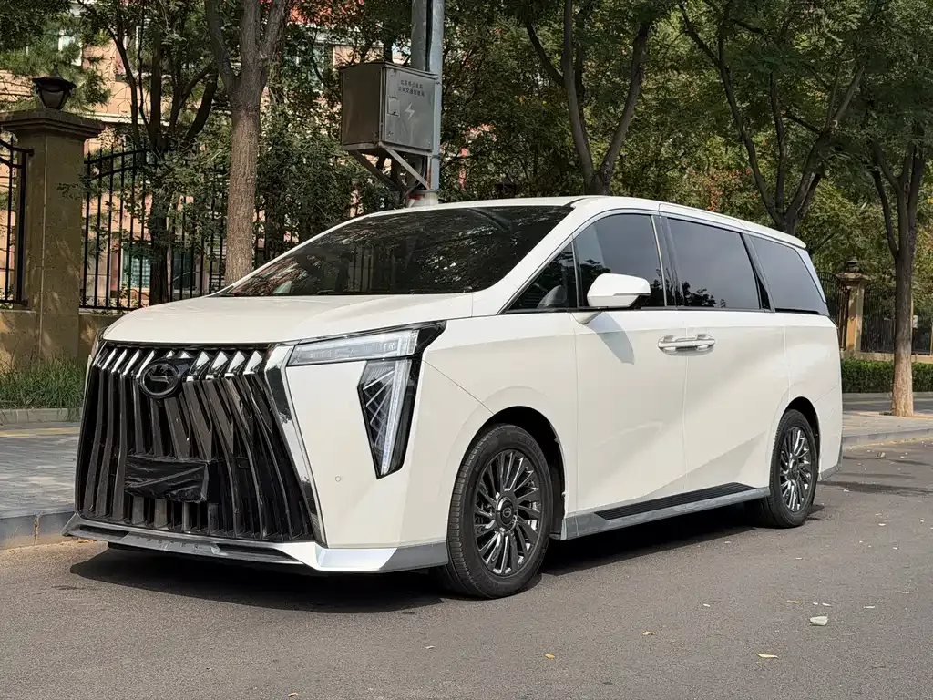 GAC Motor Trumpchi M8 — фото 1