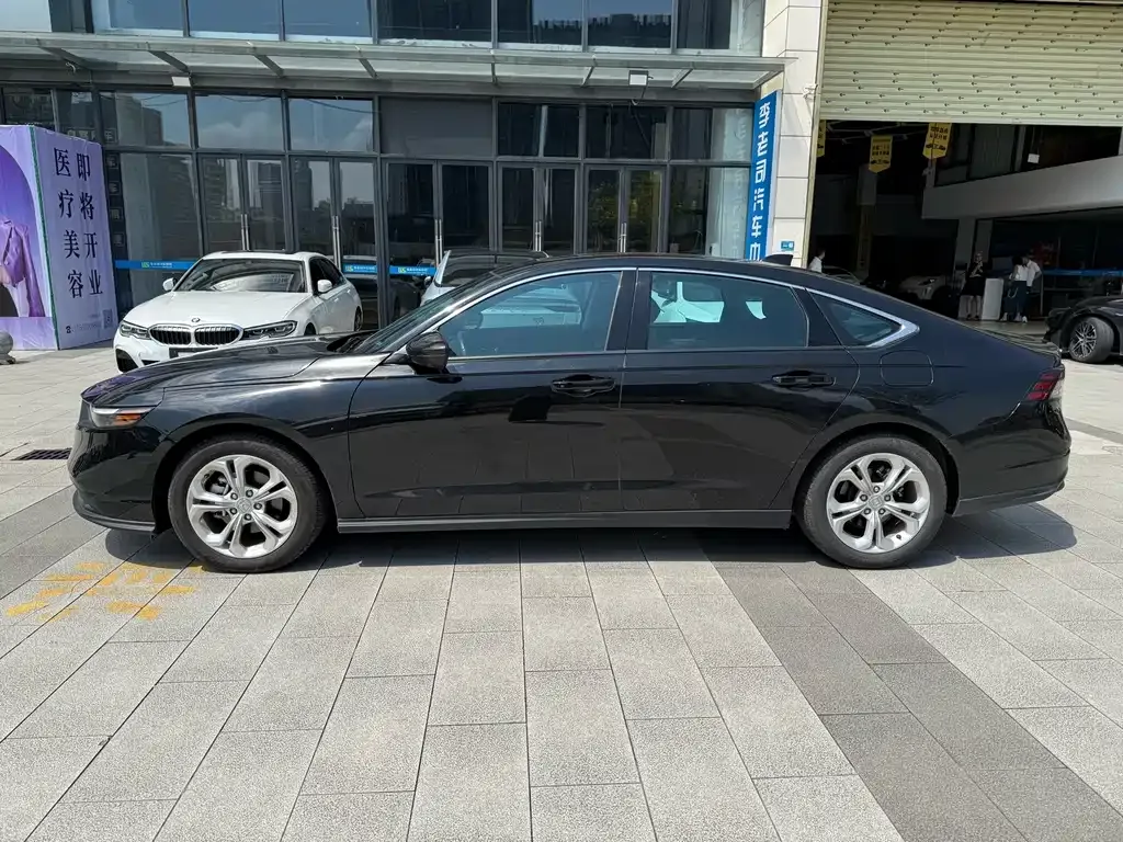 Honda Accord — фото 10
