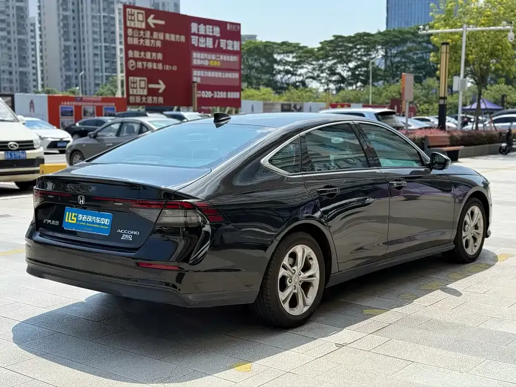 Honda Accord — фото 5