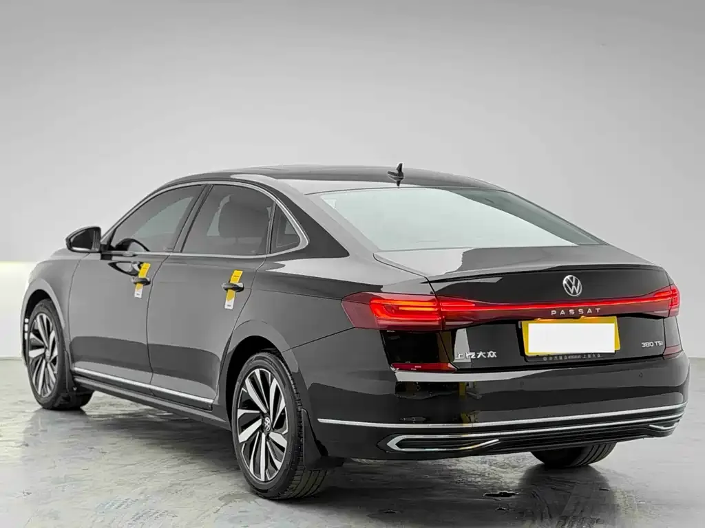 Volkswagen Passat — фото 6