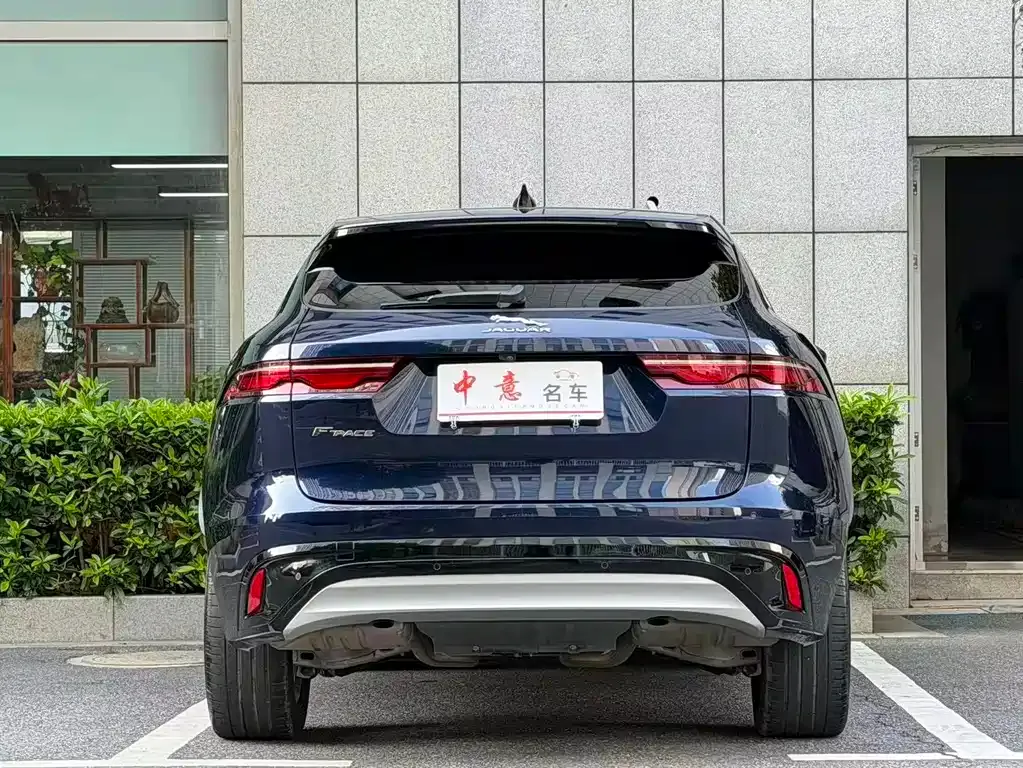 Jaguar F-PACE — фото 9