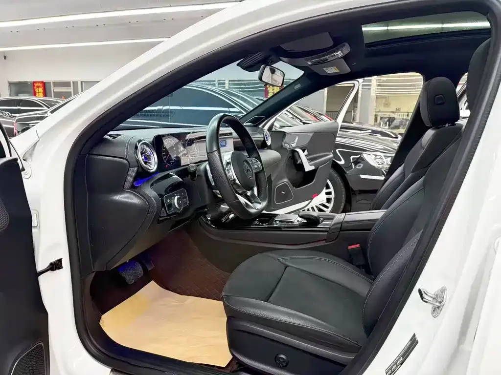 Mercedes-Benz A-Class — фото 10