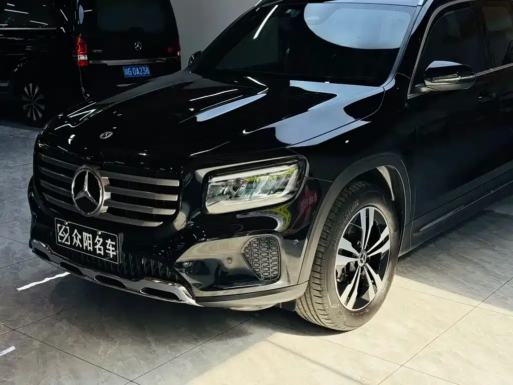 Mercedes-Benz GLB — фото 8