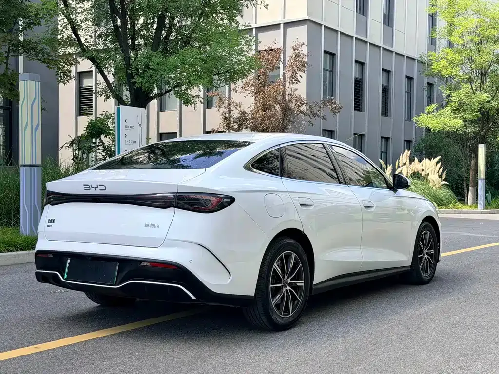 BYD Seal 06 — фото 10