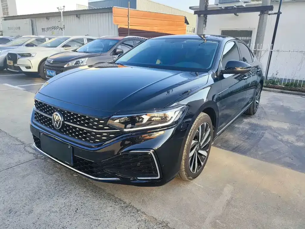 Volkswagen Passat — фото 1