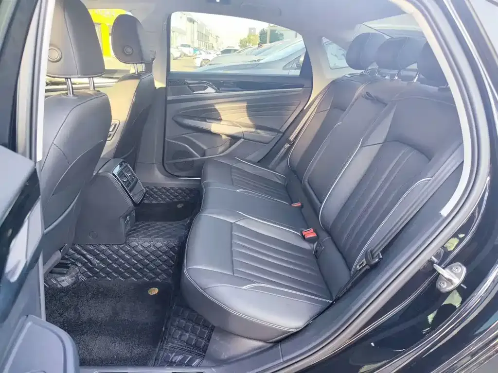 Volkswagen Passat — фото 2