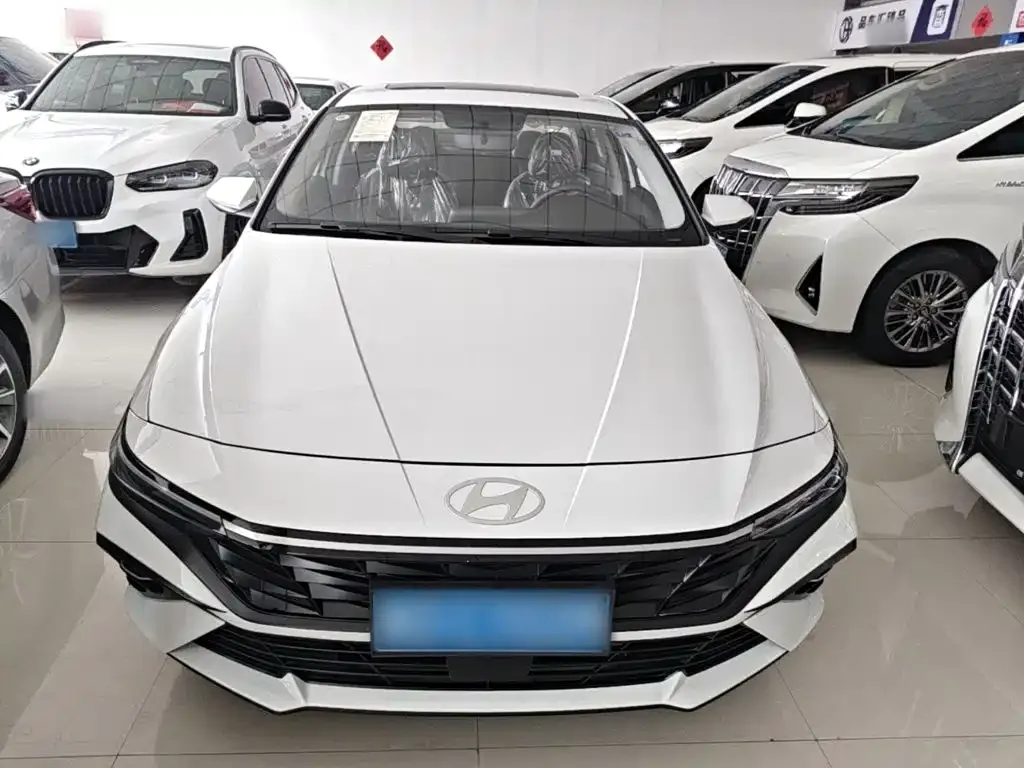 Hyundai Elantra — фото 3