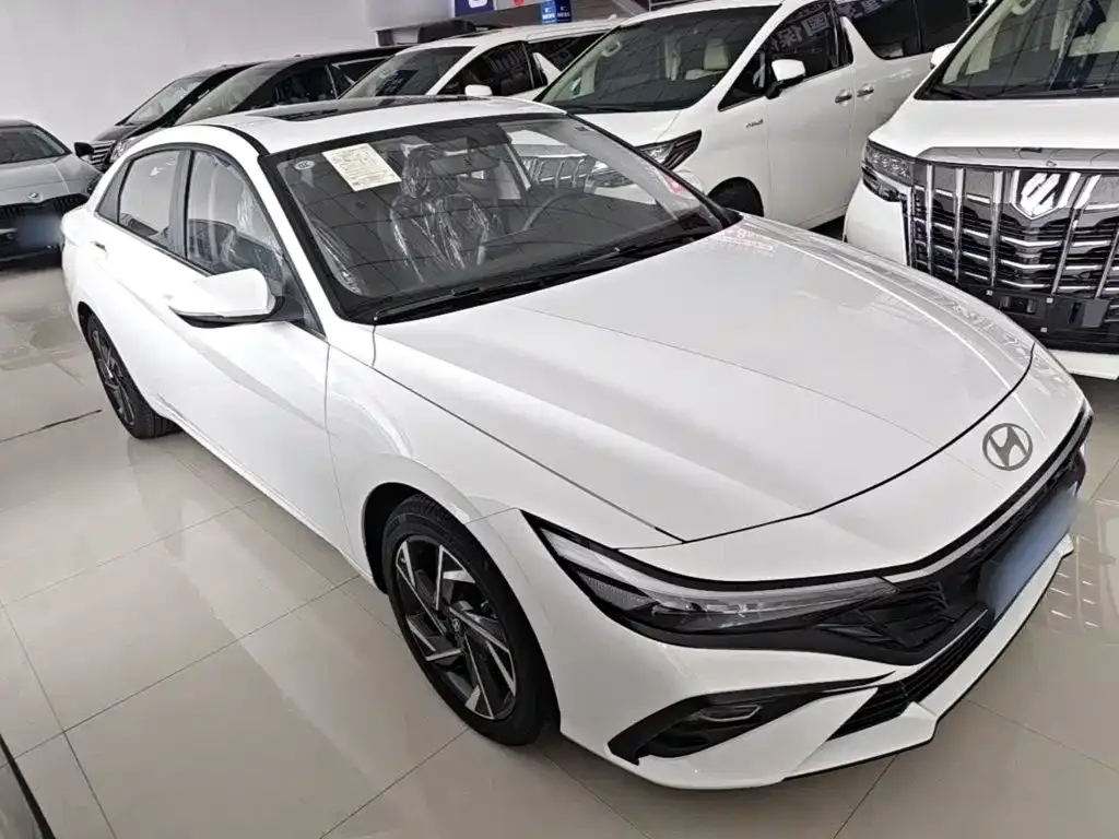 Hyundai Elantra — фото 6