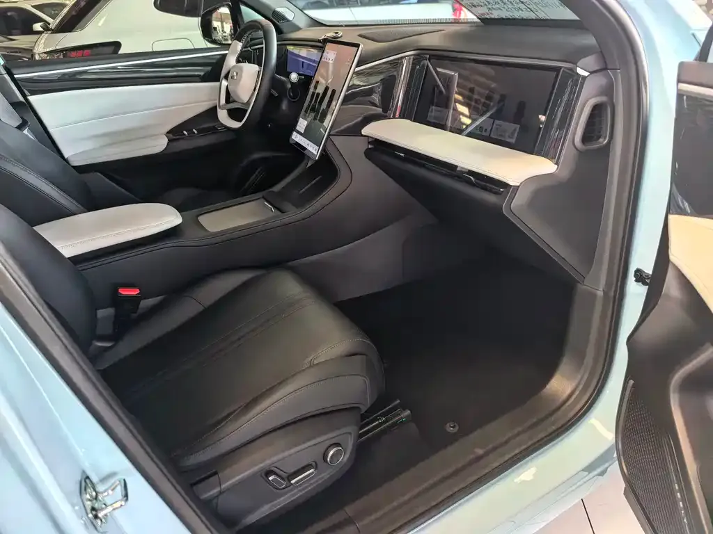 Geely Galaxy L7 — фото 3