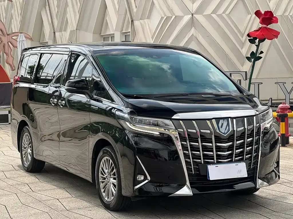 Toyota Alphard — фото 5