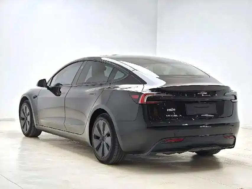 Tesla Model 3 — фото 4