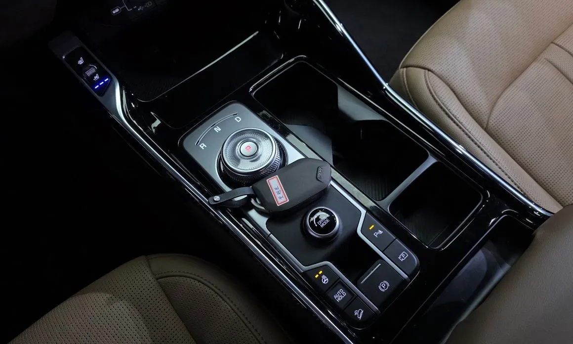 Kia Sorento — фото 9