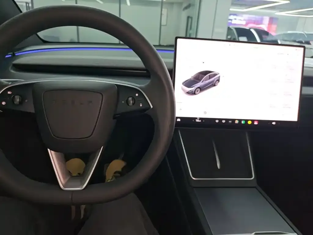 Tesla Model Y L — фото 3