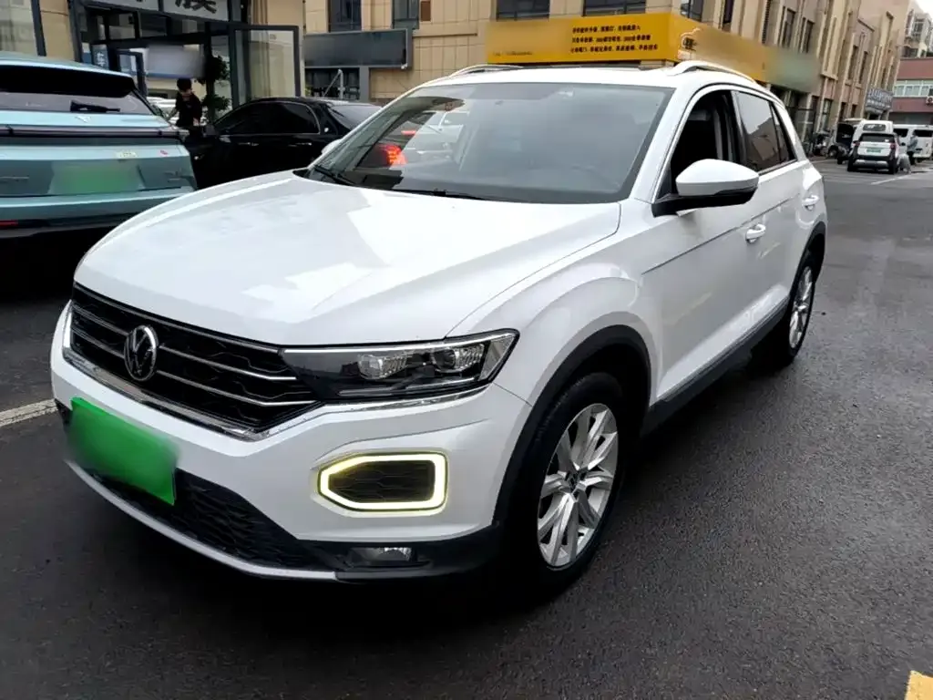 Volkswagen T-Roc — фото 1