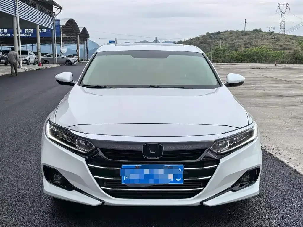 Honda Accord — фото 7