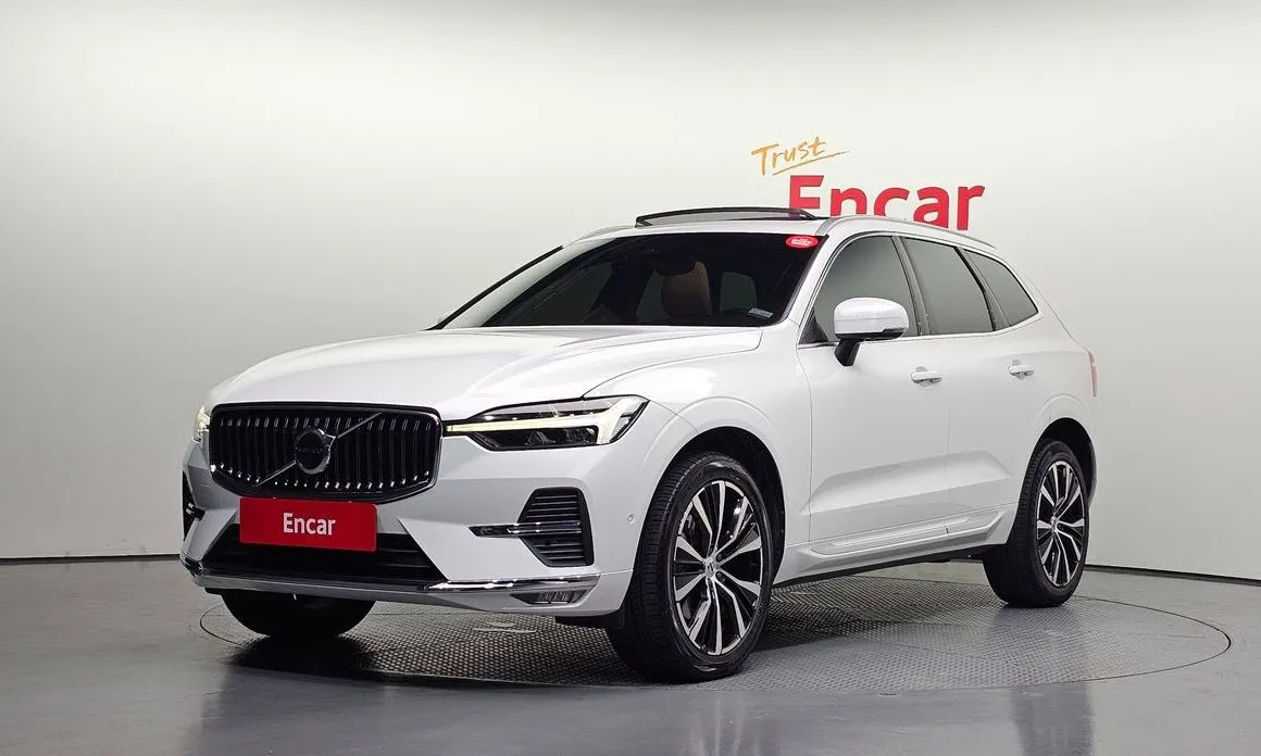 Volvo XC60 — фото 1