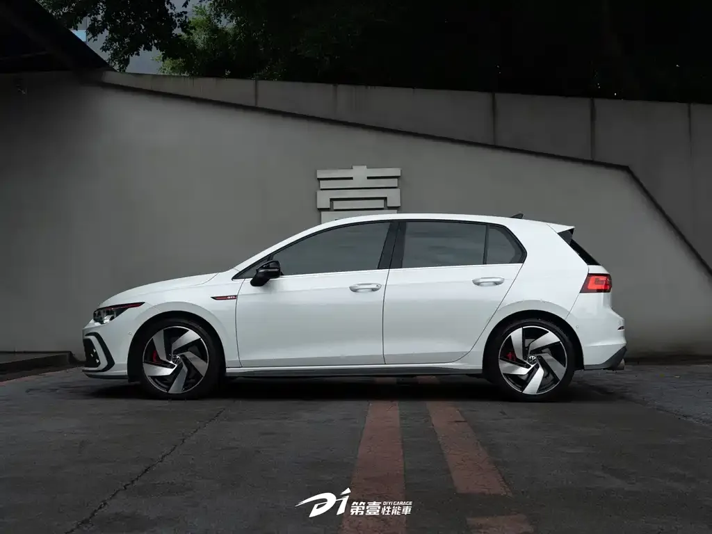 Volkswagen Golf GTI — фото 3
