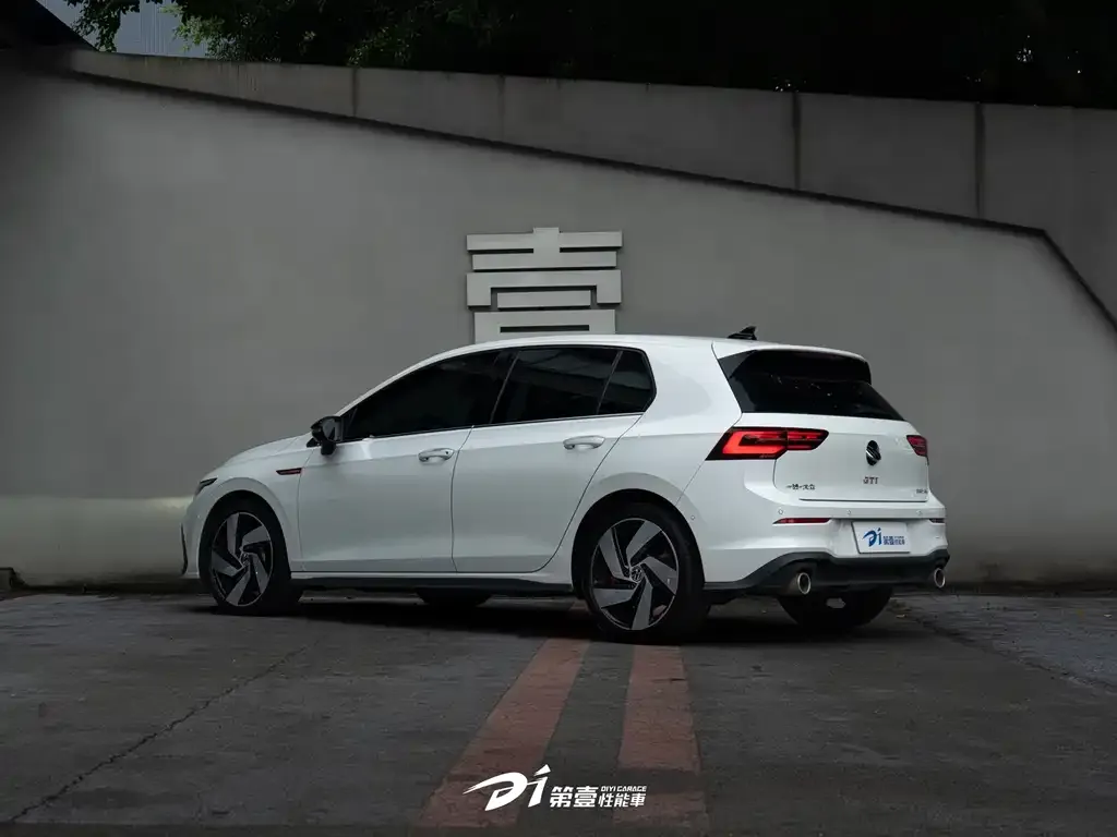 Volkswagen Golf GTI — фото 2