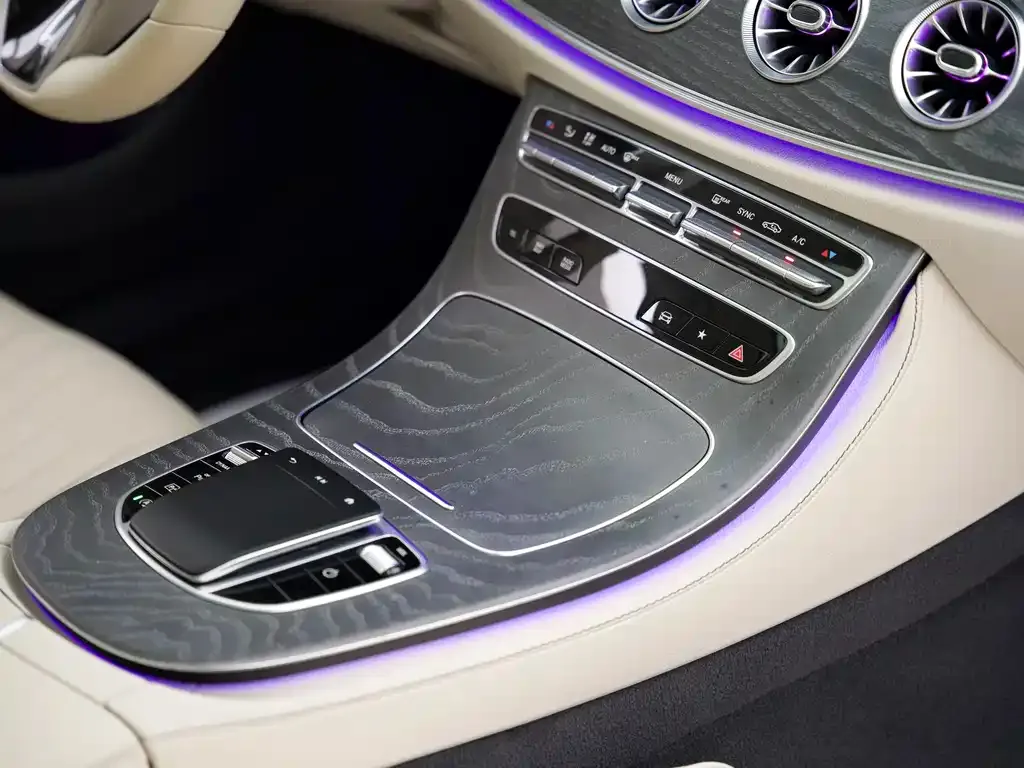 Mercedes-Benz CLS — фото 8