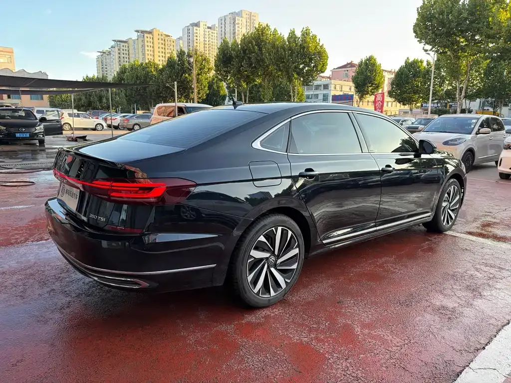 Volkswagen Passat — фото 7
