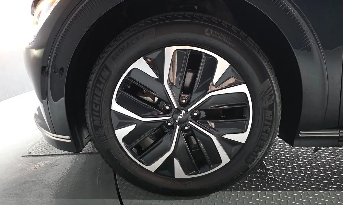 Kia EV6 — фото 7