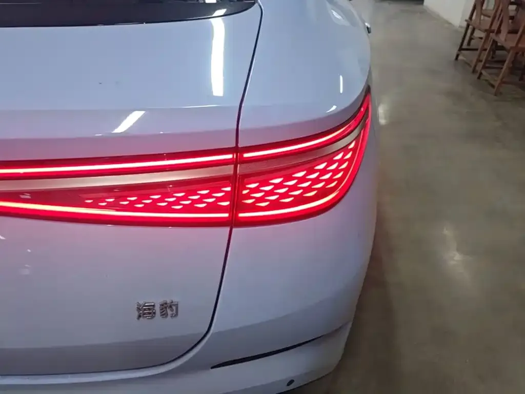 BYD Seal — фото 4