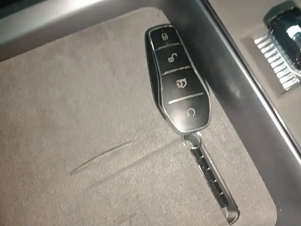BYD Seal — фото 8
