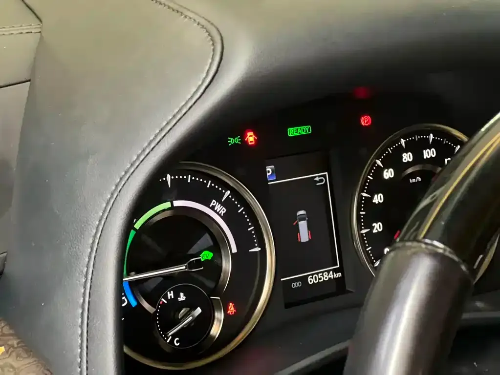 Toyota Alphard — фото 3
