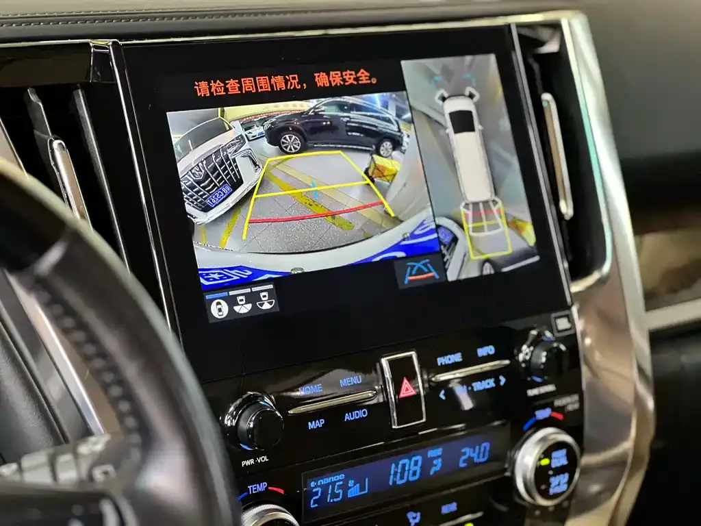 Toyota Alphard — фото 4