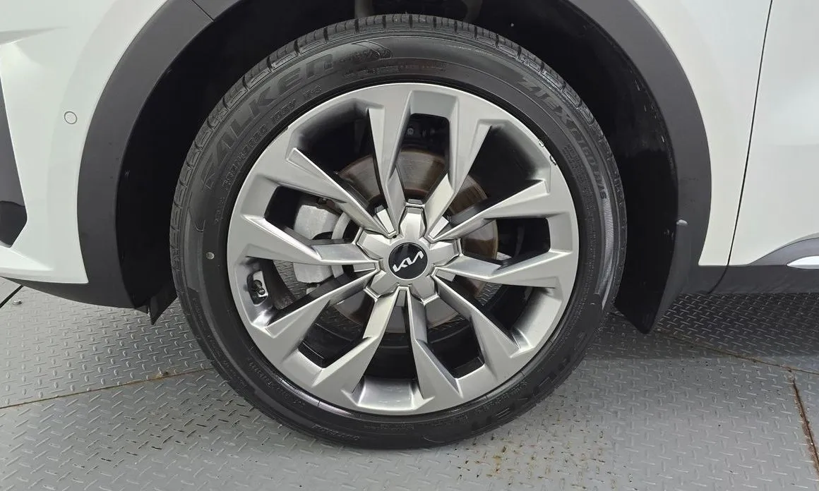 Kia Sorento — фото 10