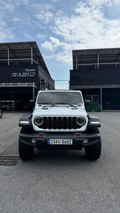 Jeep Wrangler — фото 1