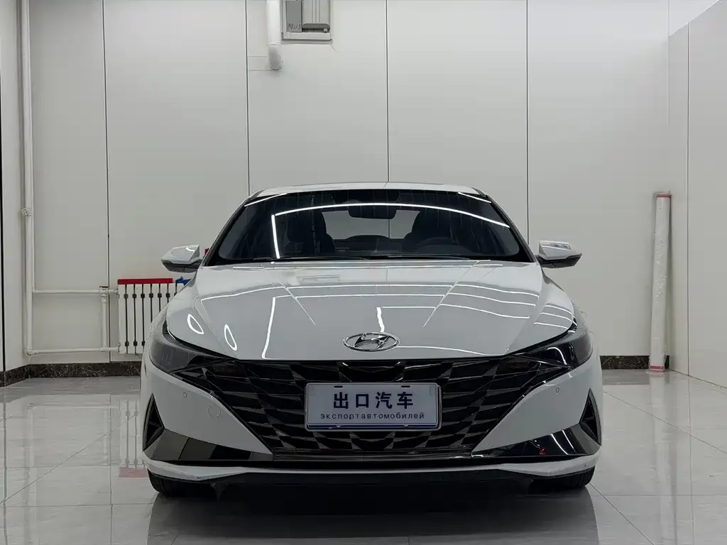 Hyundai Elantra — фото 3
