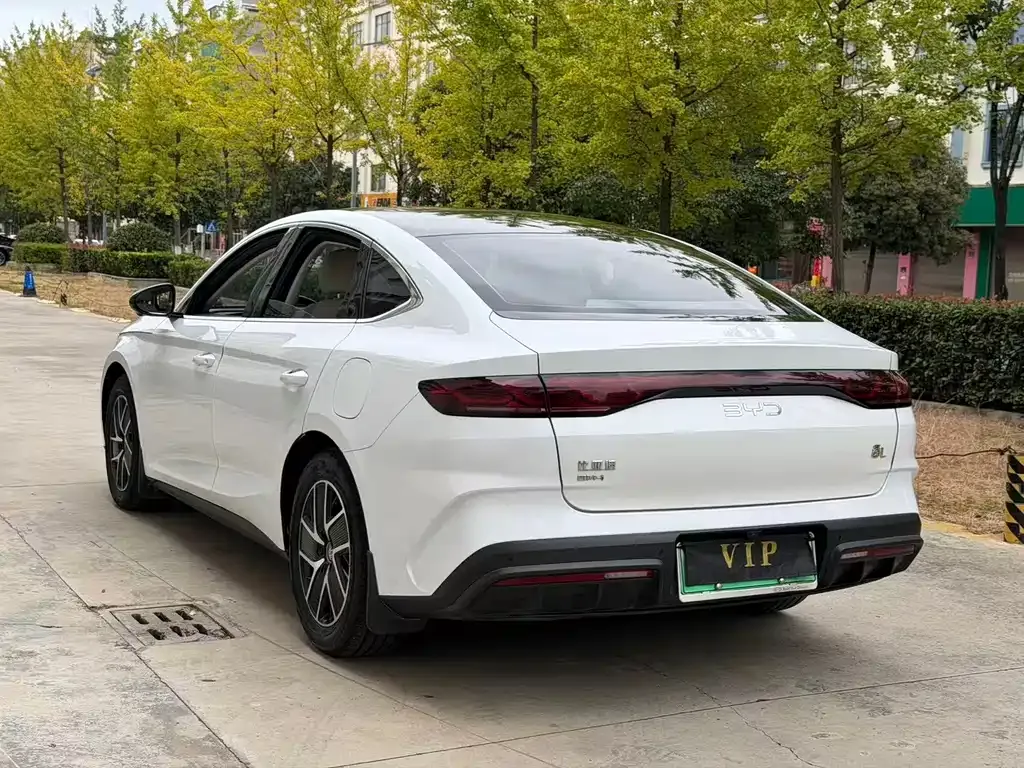 BYD Qin L — фото 9