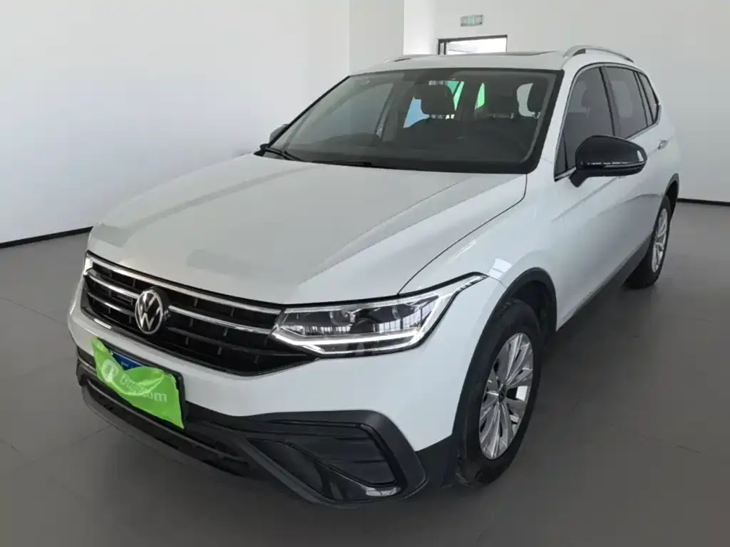 Volkswagen Tiguan L — фото 10