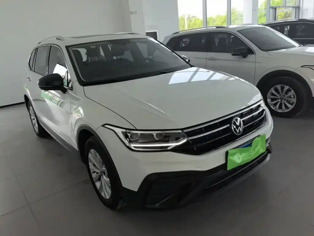 Volkswagen Tiguan L — фото 7
