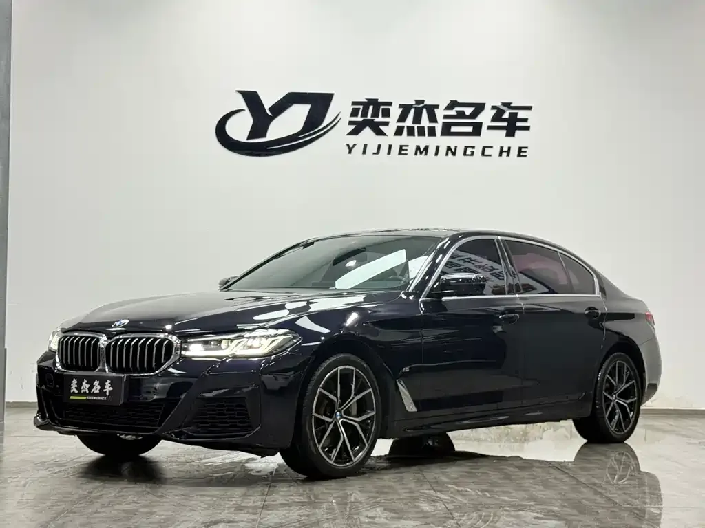 BMW 5 Series — фото 1