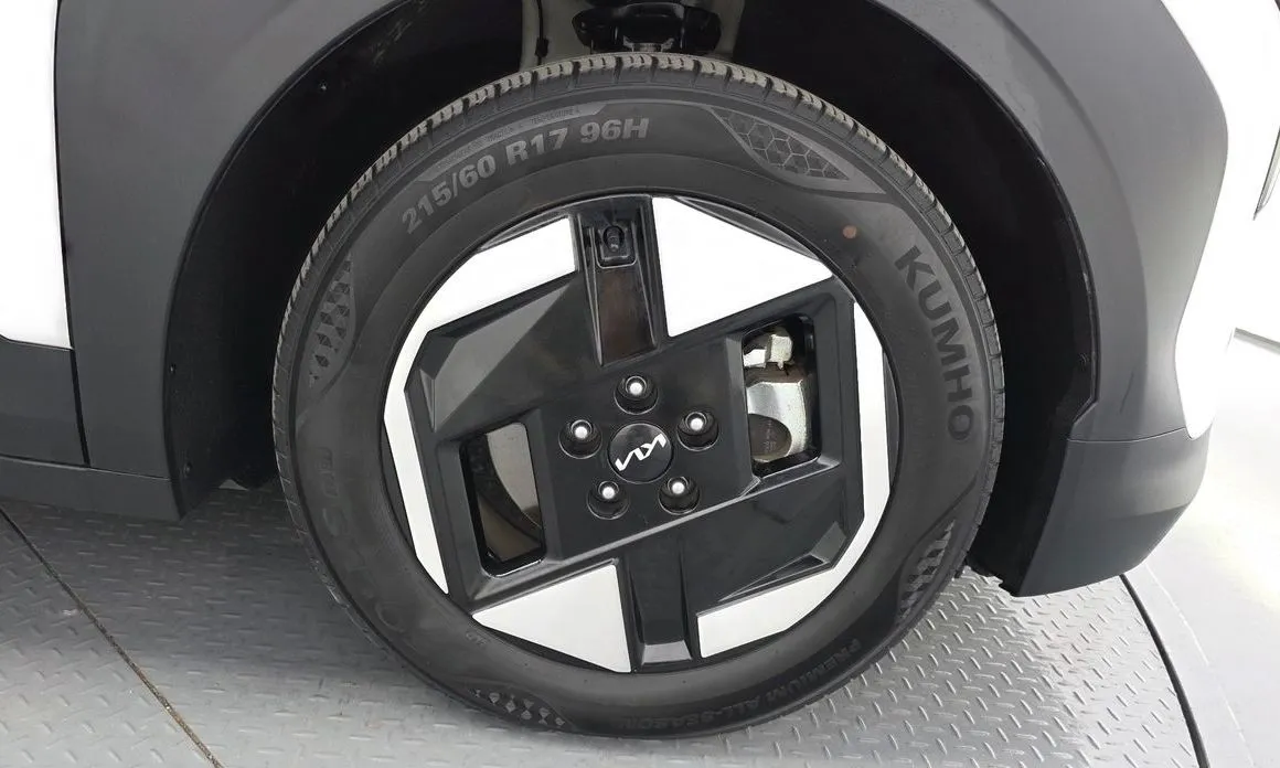 Kia EV3 — фото 9