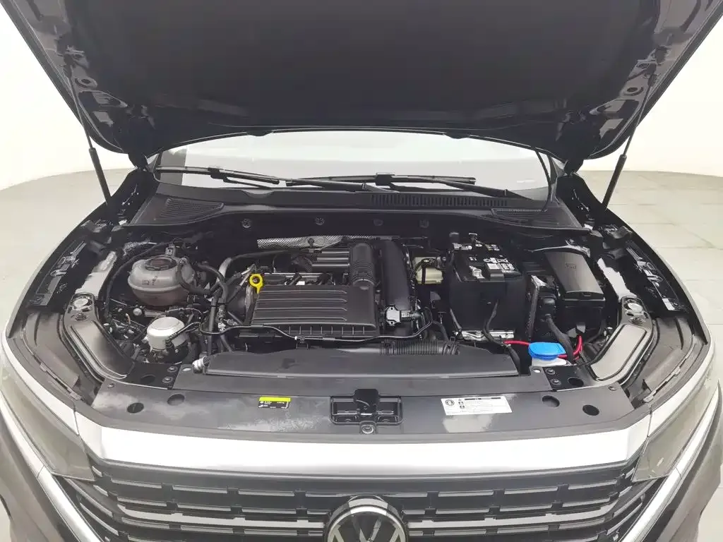 Volkswagen Passat — фото 7