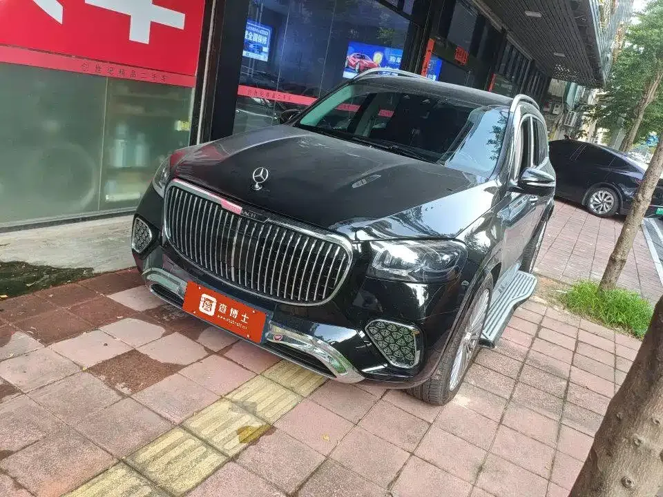 Mercedes-Benz GLS — фото 1