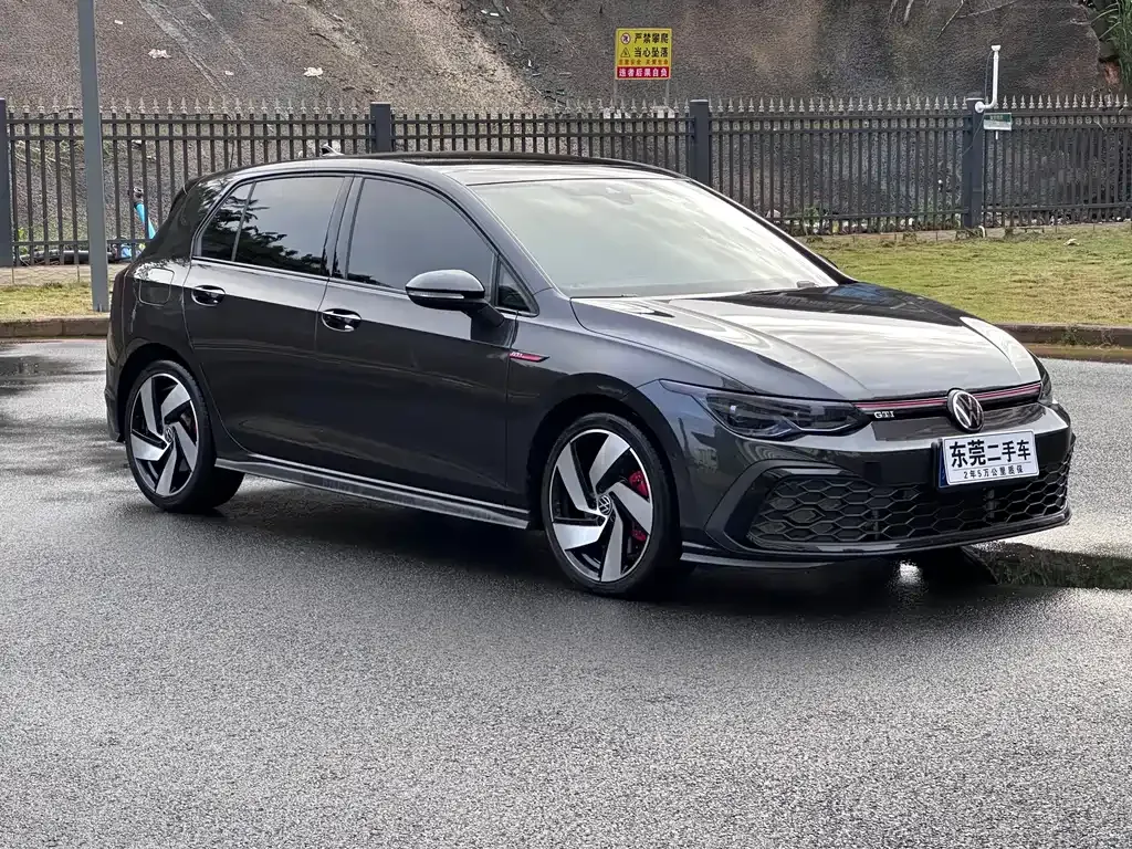 Volkswagen Golf GTI — фото 6